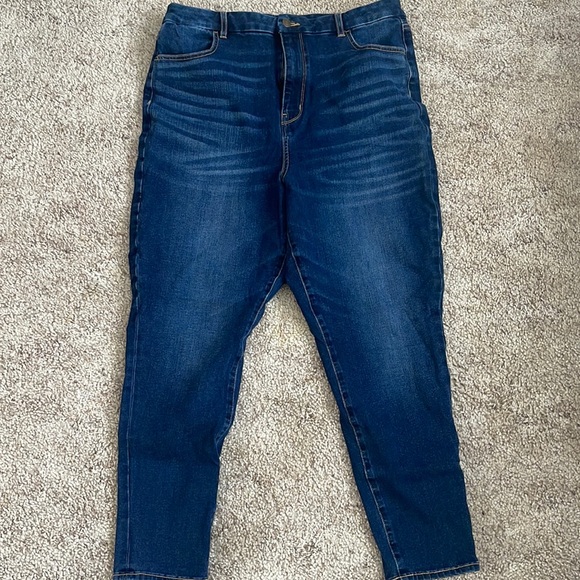 American Eagle Outfitters Denim - American Eagle Curvy Highest Rise Jegging - size 18 regular